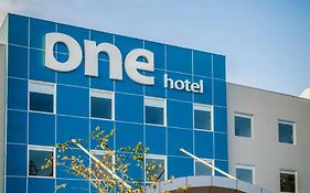 One Ciudad de Mexico La Raza